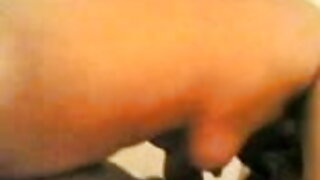 ট্যাক্সি ড্রাইভার গাড়ীর কামুক, লিঙ্গের জন্য একটি দীর্ঘ নাক দিয়ে লাল হট সেক্সি বিএফ চুলওয়ালা পশুর পদোন্নতি